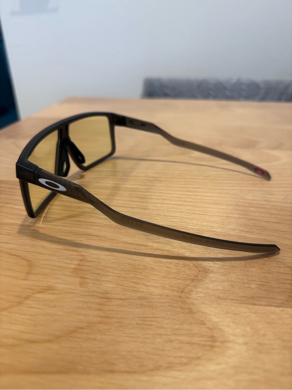 Oakley Helux Gaming Glasses - Picture 2 of 7